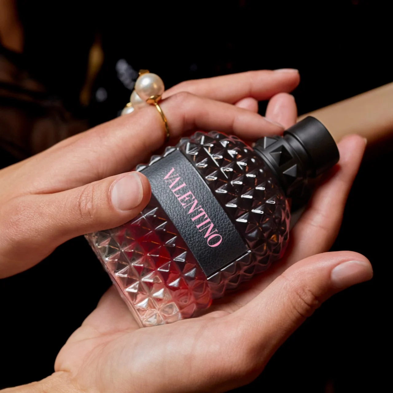عطر ادکلن والنتینو یومو بورن این روما اینتنس مردانه - تصویر 2