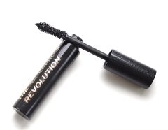 Alternative view of ریمل ضد آب رولوشن