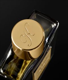 Alternative view of عطر بای کیلیان بای کیلیان رز عود