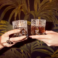 Alternative view of عطر ادکلن بای کیلیان رزز ان آیس