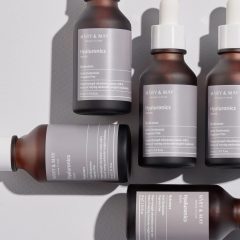 Alternative view of سرم آبرسان هیالورونیک مری اند می