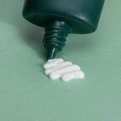 Alternative view of کرم ضد آفتاب و آبرسان آنوا