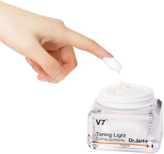 Alternative view of کرم روشن کننده  و تونینگ دکتر جارت +