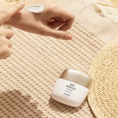 Alternative view of ضد آفتاب مایع دی شیلد او هویی