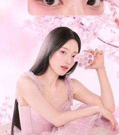 Alternative view of پالت سایه‌ بهار شکوفه‌های صورتی داسیک 