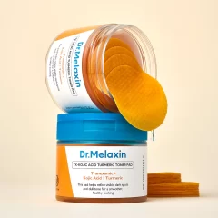 Alternative view of پد تونر روشن‌کننده کوجیک اسید و زردچوبه  دکتر ملاکسین