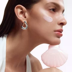 Alternative view of کرم ضدآفتاب آکوا شل داسیک