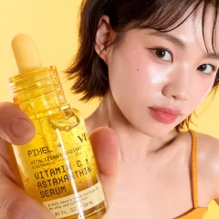 Alternative view of سرم ویتامین سی و آستاگزانتین وی‌تی کازمتیکس